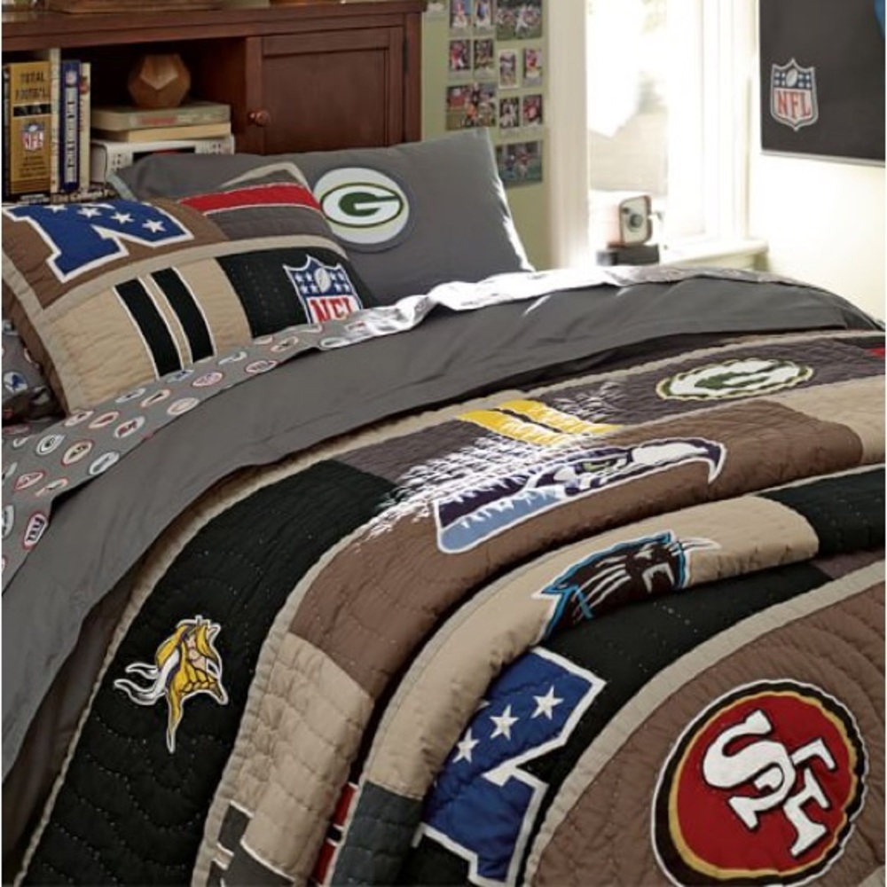 Pottery Barn NFL NFC Quilt, Queen Size
